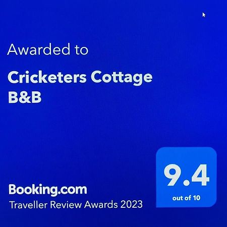 Cricketers Cottage B&B Уэст-Мейлинг Экстерьер фото
