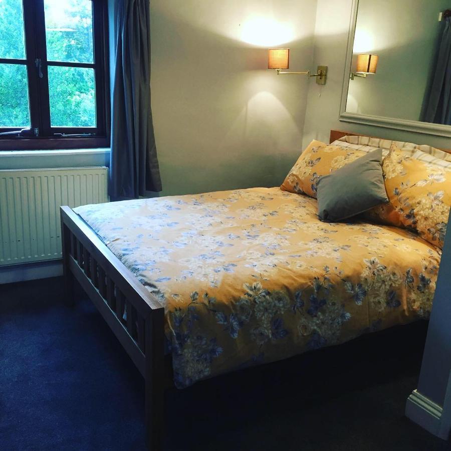 Cricketers Cottage B&B Уэст-Мейлинг Экстерьер фото