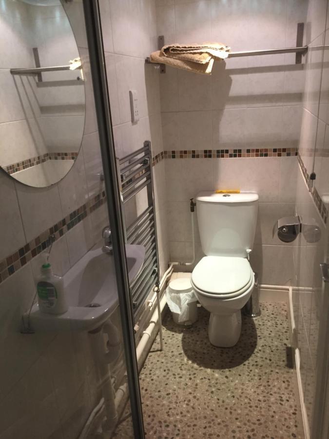 Cricketers Cottage B&B Уэст-Мейлинг Экстерьер фото