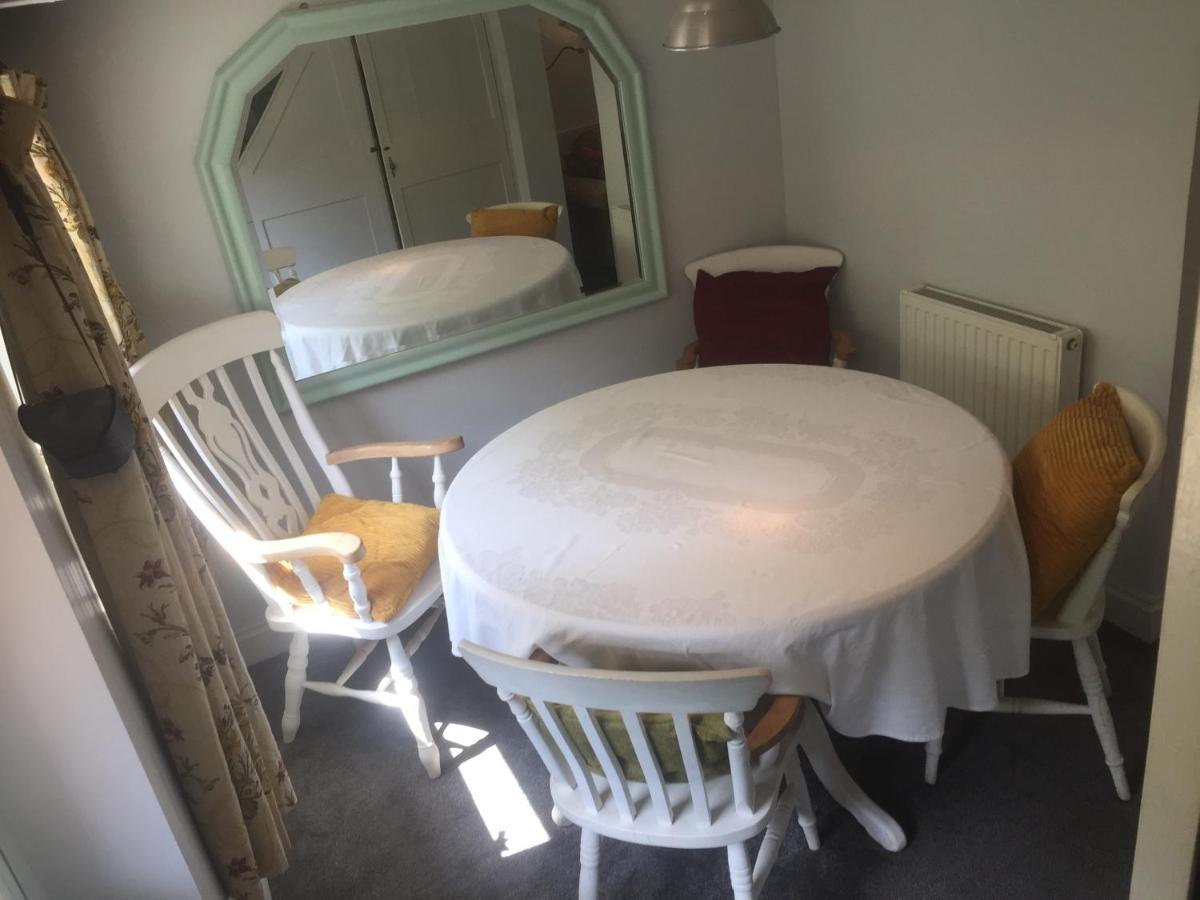 Cricketers Cottage B&B Уэст-Мейлинг Экстерьер фото